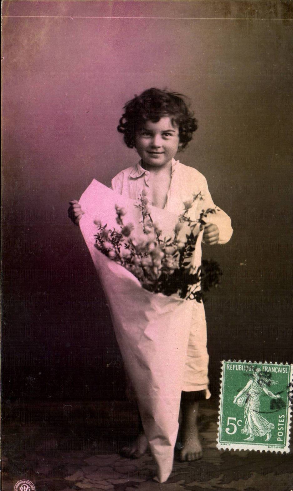 CPA Fantaisie Enfant et fleurs