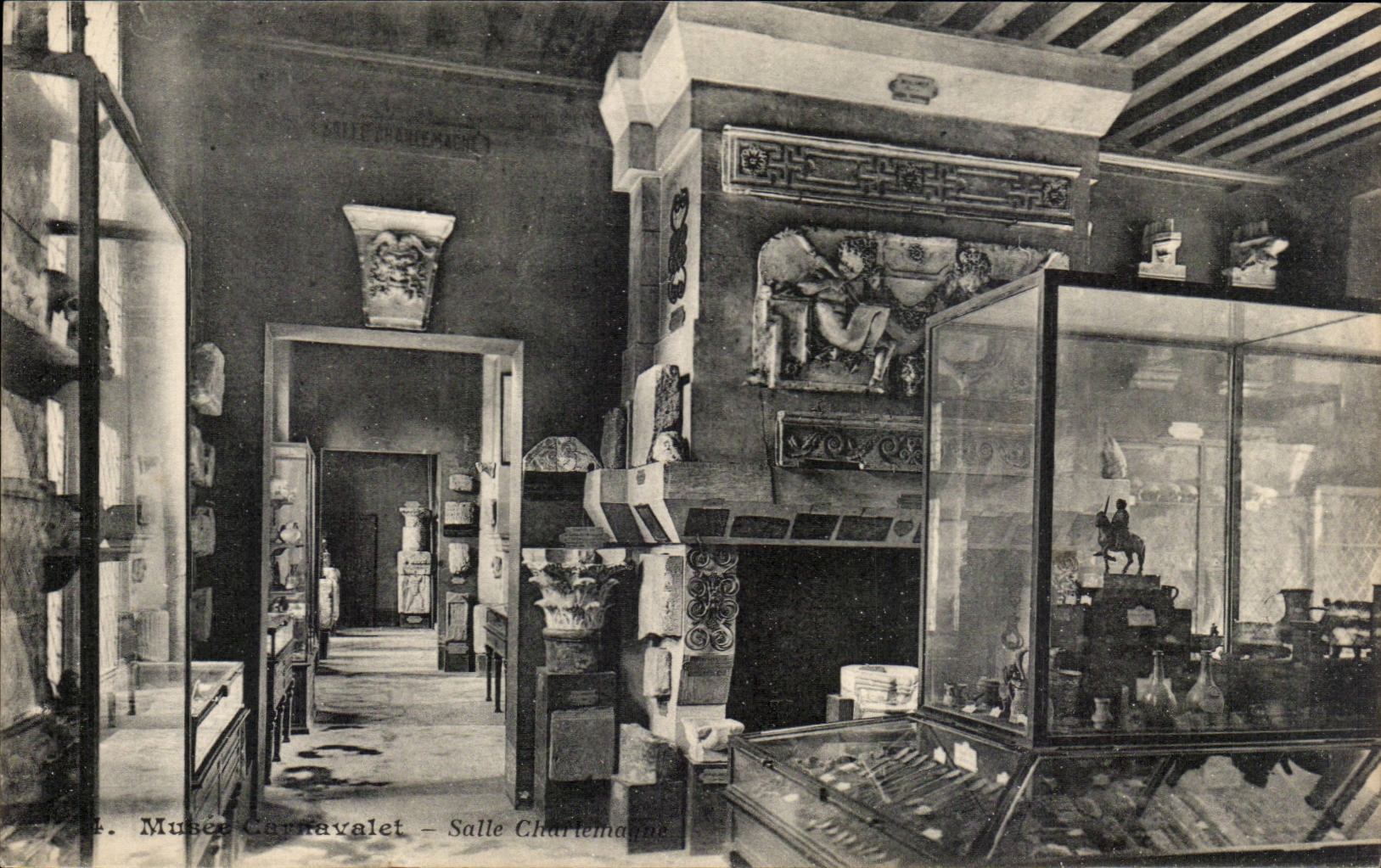 Paris CPA Musee CArnavalet Salle Charlemagne