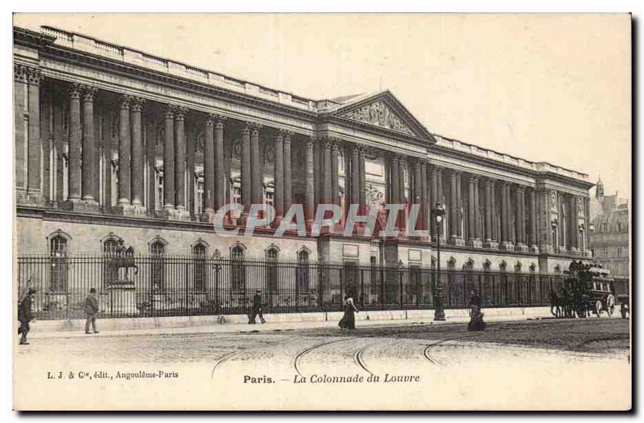Paris CPA La colonnade du Louvre