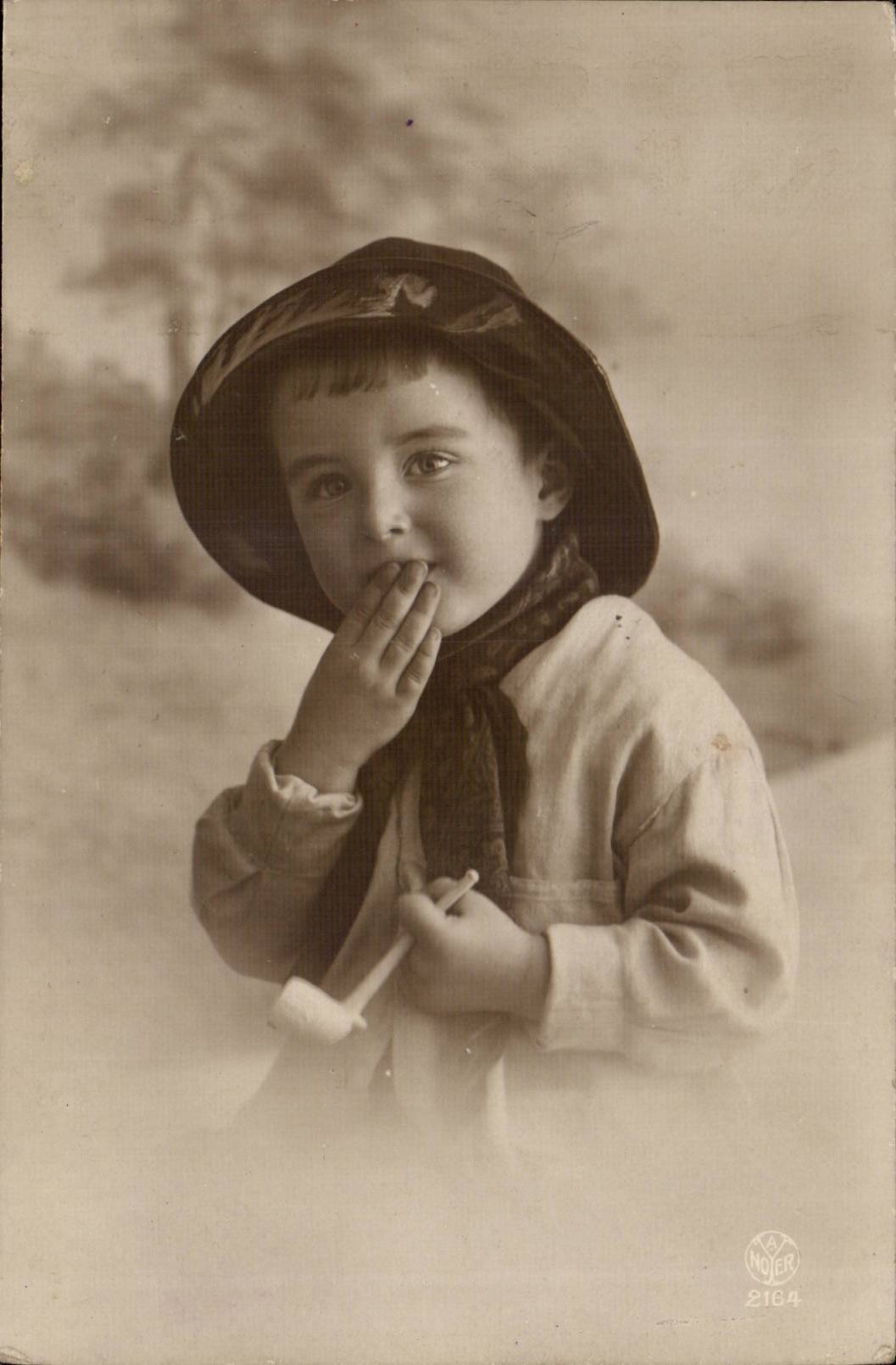CPA Fantaisie Enfant GArcon Boy a la pipe (tobacco tabac)