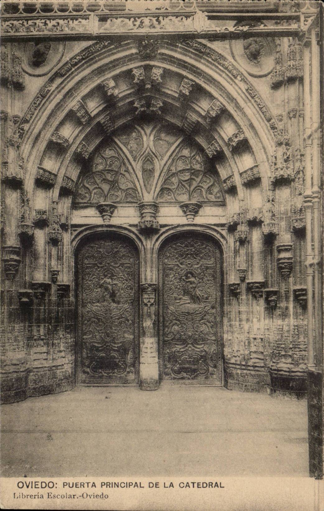 Espagne Espana Oviedo CPA Puerta principal de la catedral