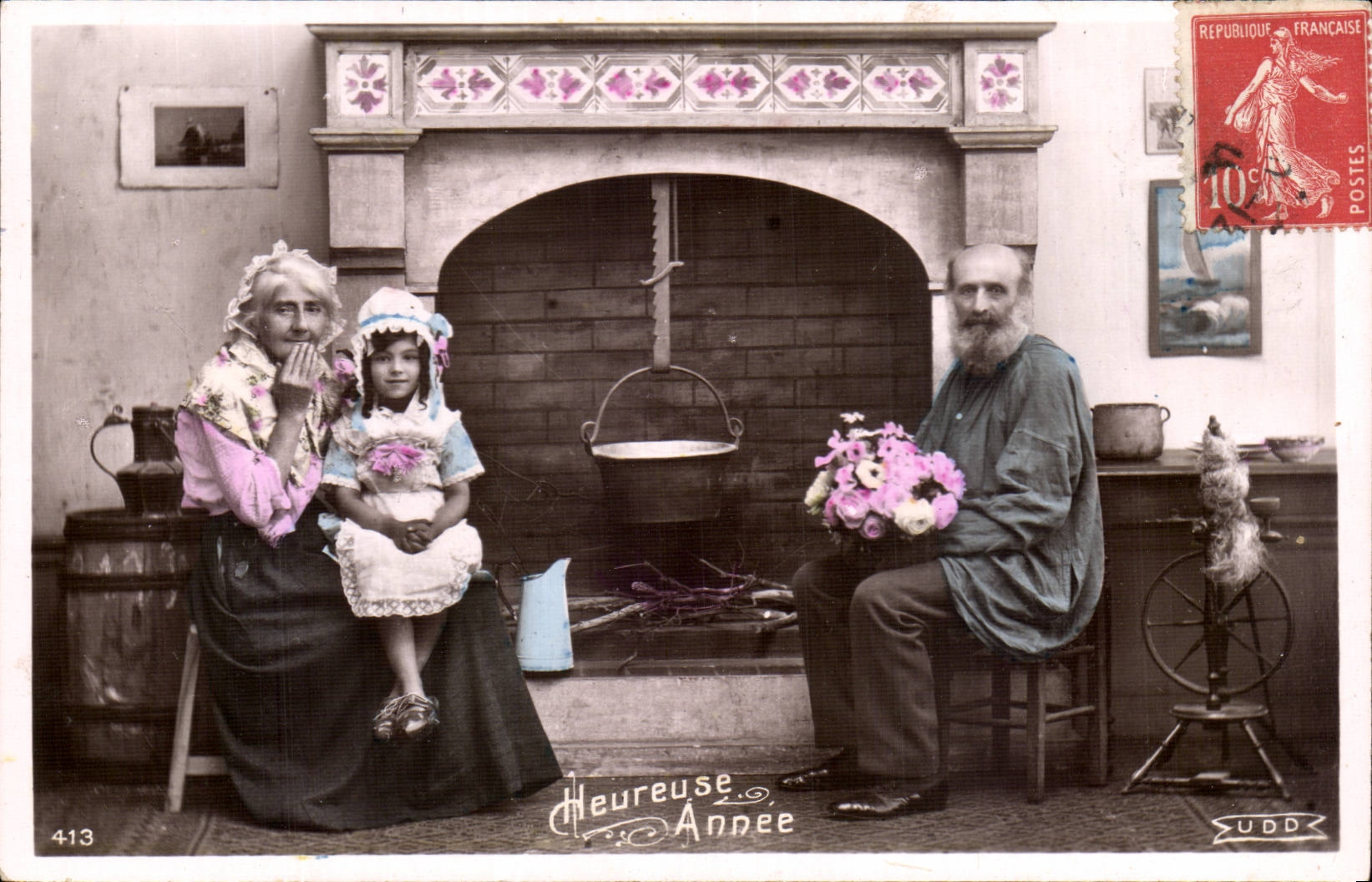 CPA Fantaisie Vieille femme et vieillard Enfant Heureuse annee