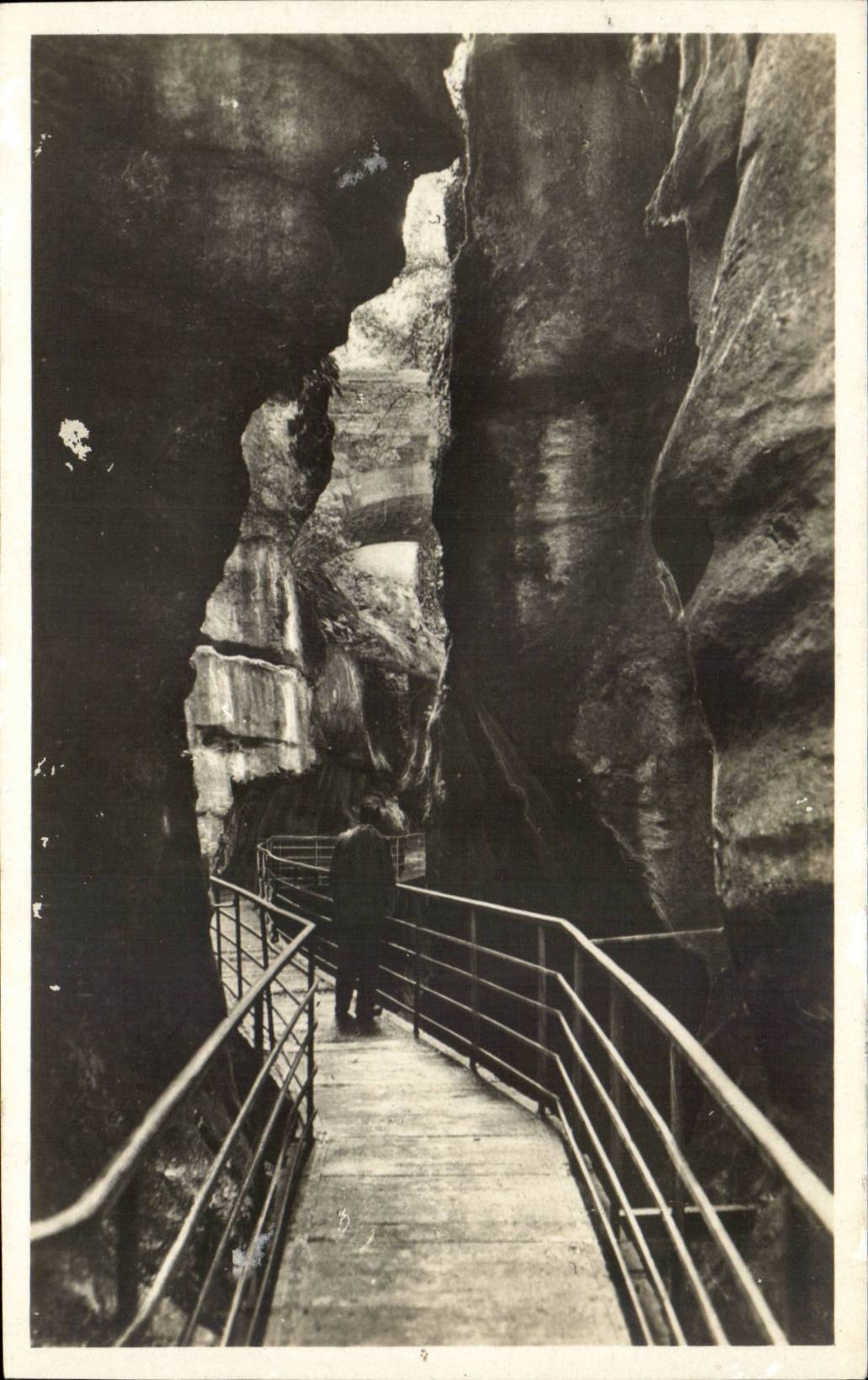 Gorges du Fier (Haute-Savoie) — vue du sentier dans les gorges — éditeur Lévy et Neuridien Réunis, Paris