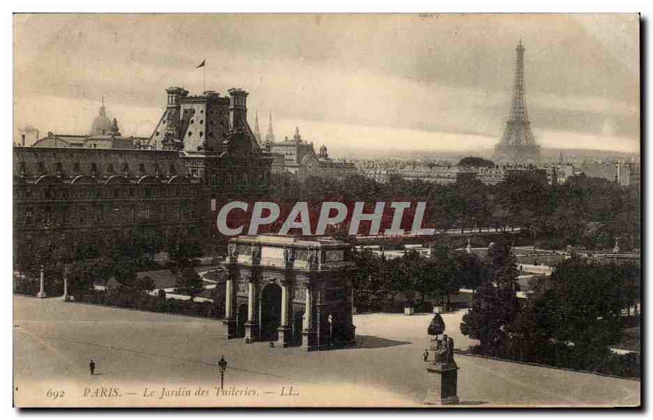 Paris CPA Le jardin des Tuileries (Tour Eiffel)