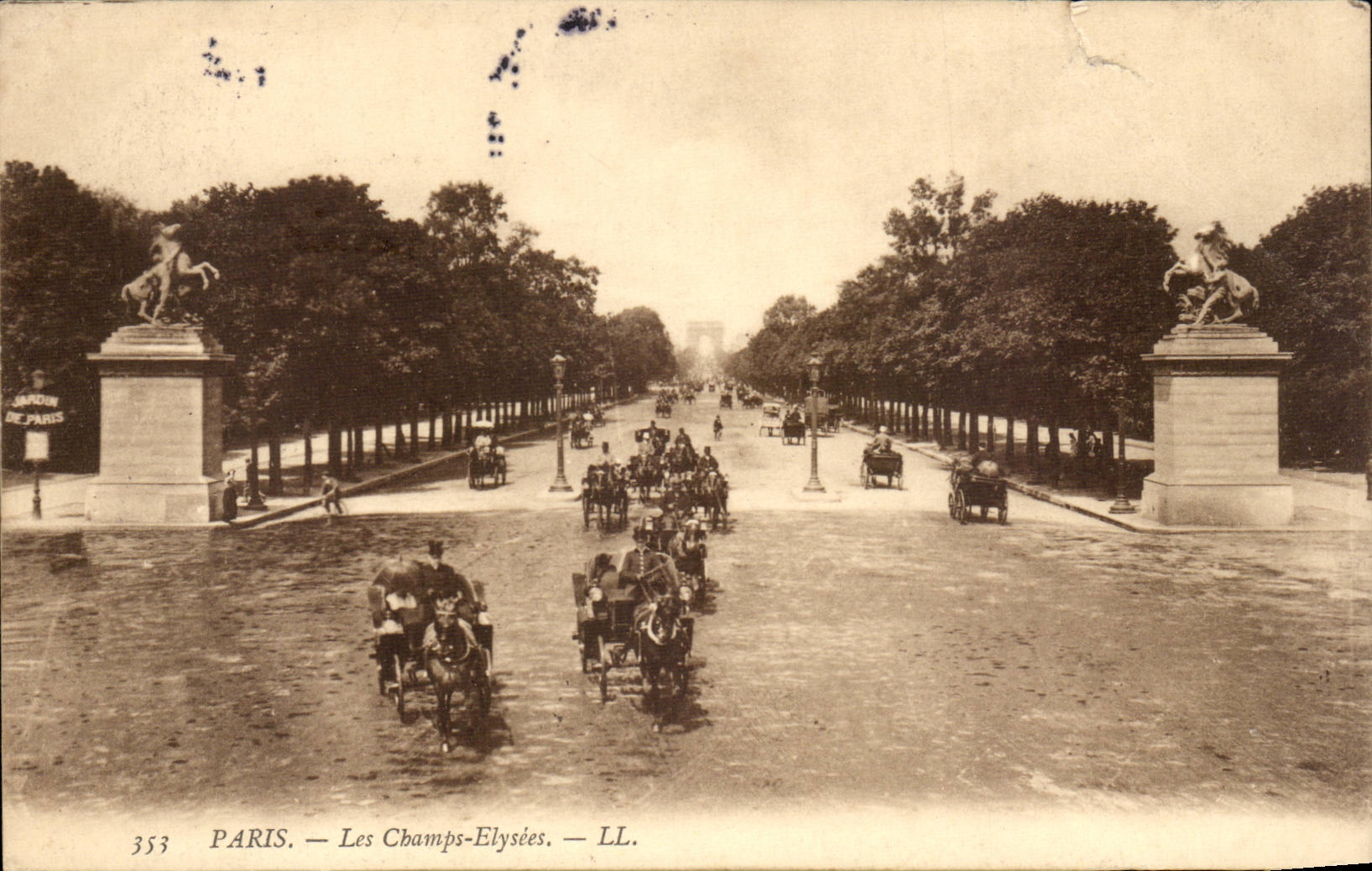 Paris — Les Champs-Élysées — LL. — Éditeur L. L. (n° 353)