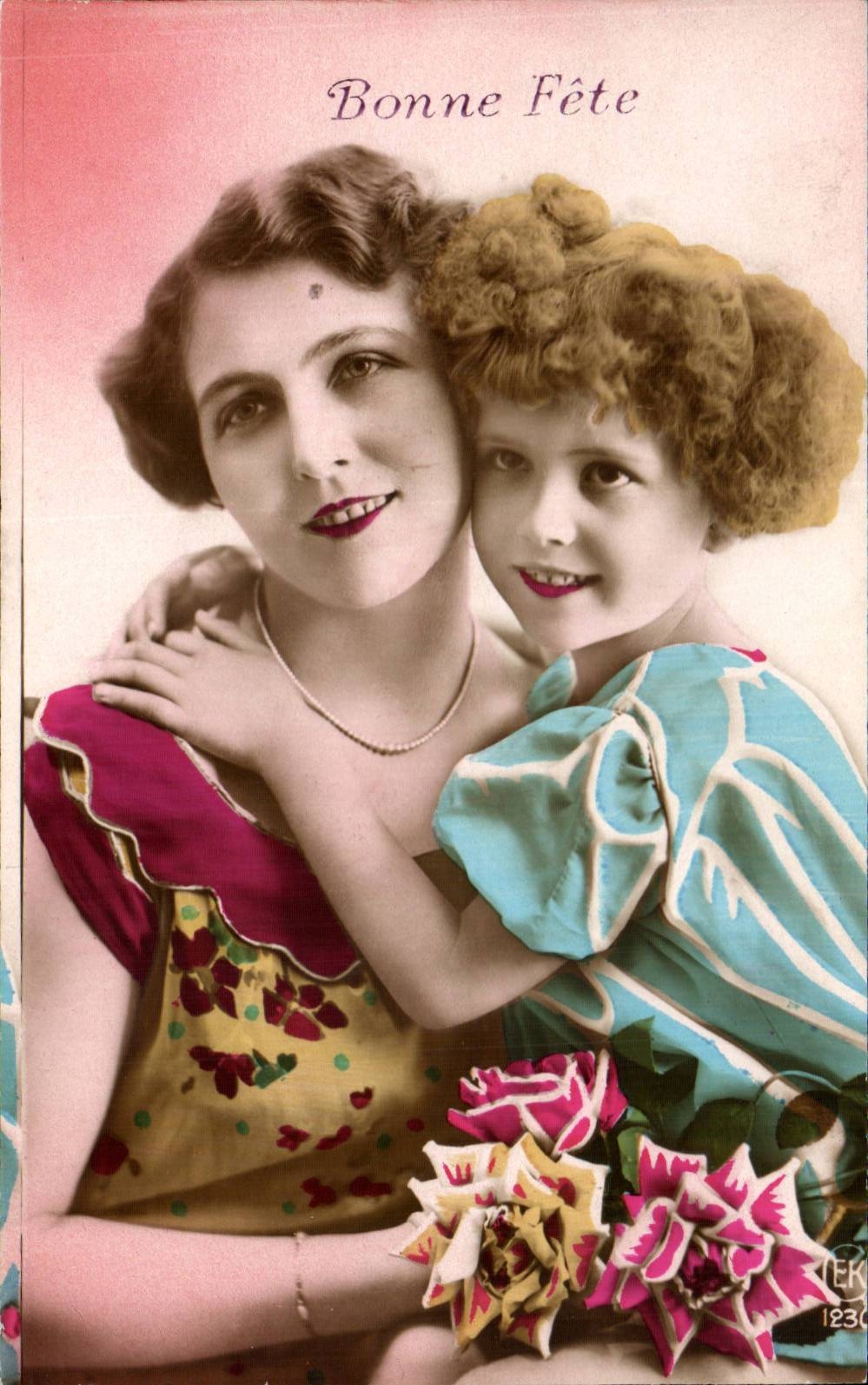 CPA Fantaisie Femmes et enfant Bonne fete