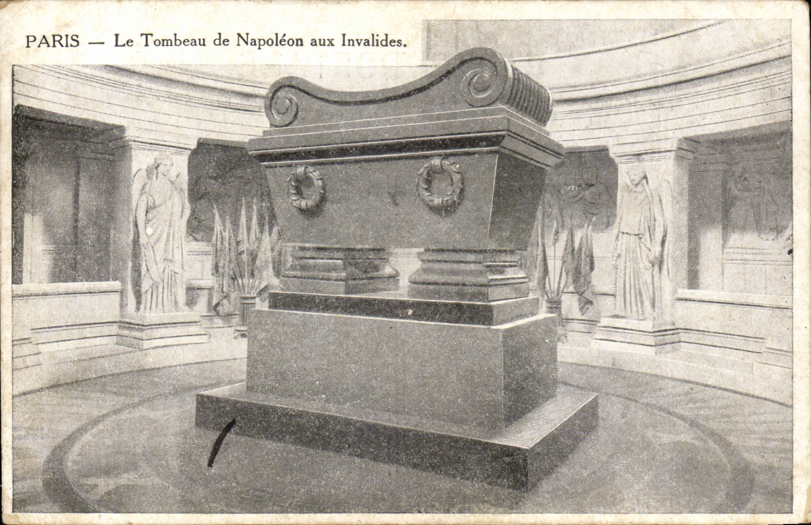 Paris CPA Tombeau de Napoleon aux Invalides