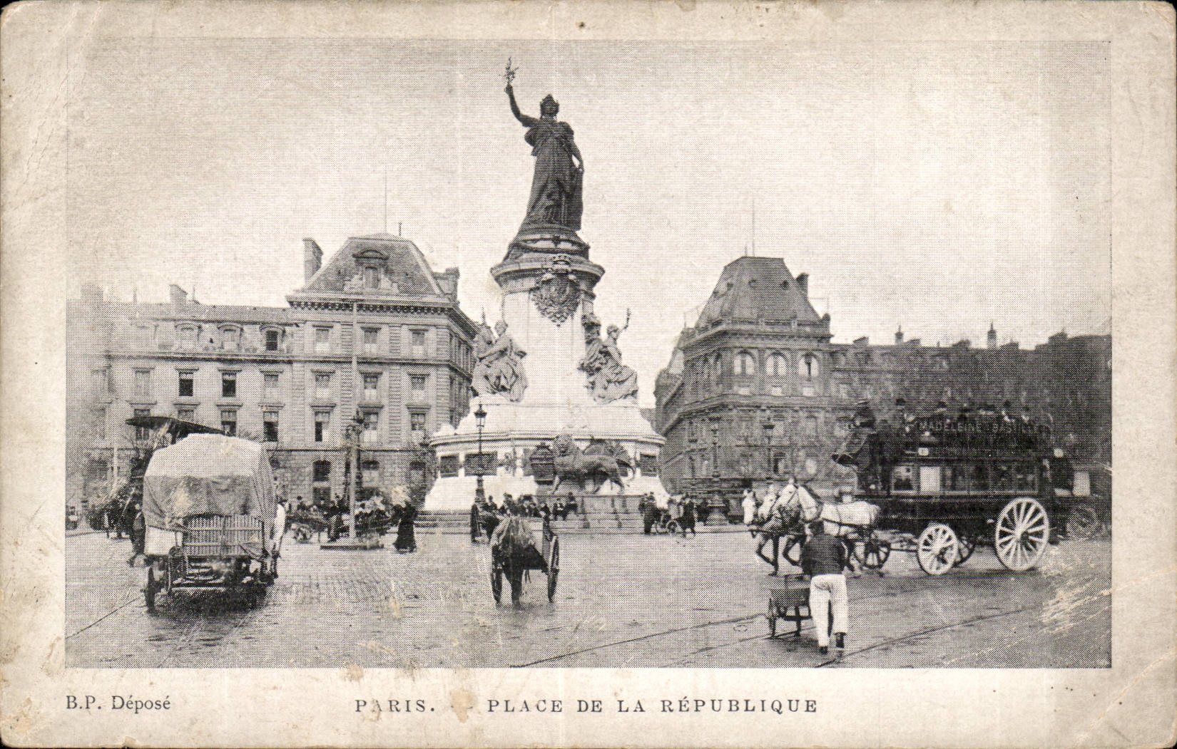 Paris CPA Place de la Republique