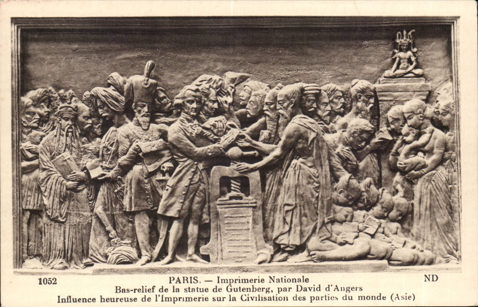 Paris CPA Imprimerie nationale Bas relief de la statue de Gutenberg par David d'Angers 