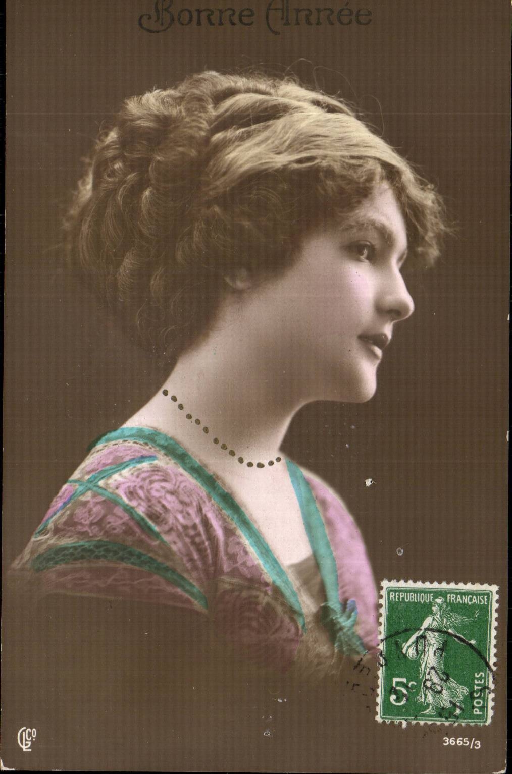 Jeune femme — portrait de profil — CCO, n° 3665/3