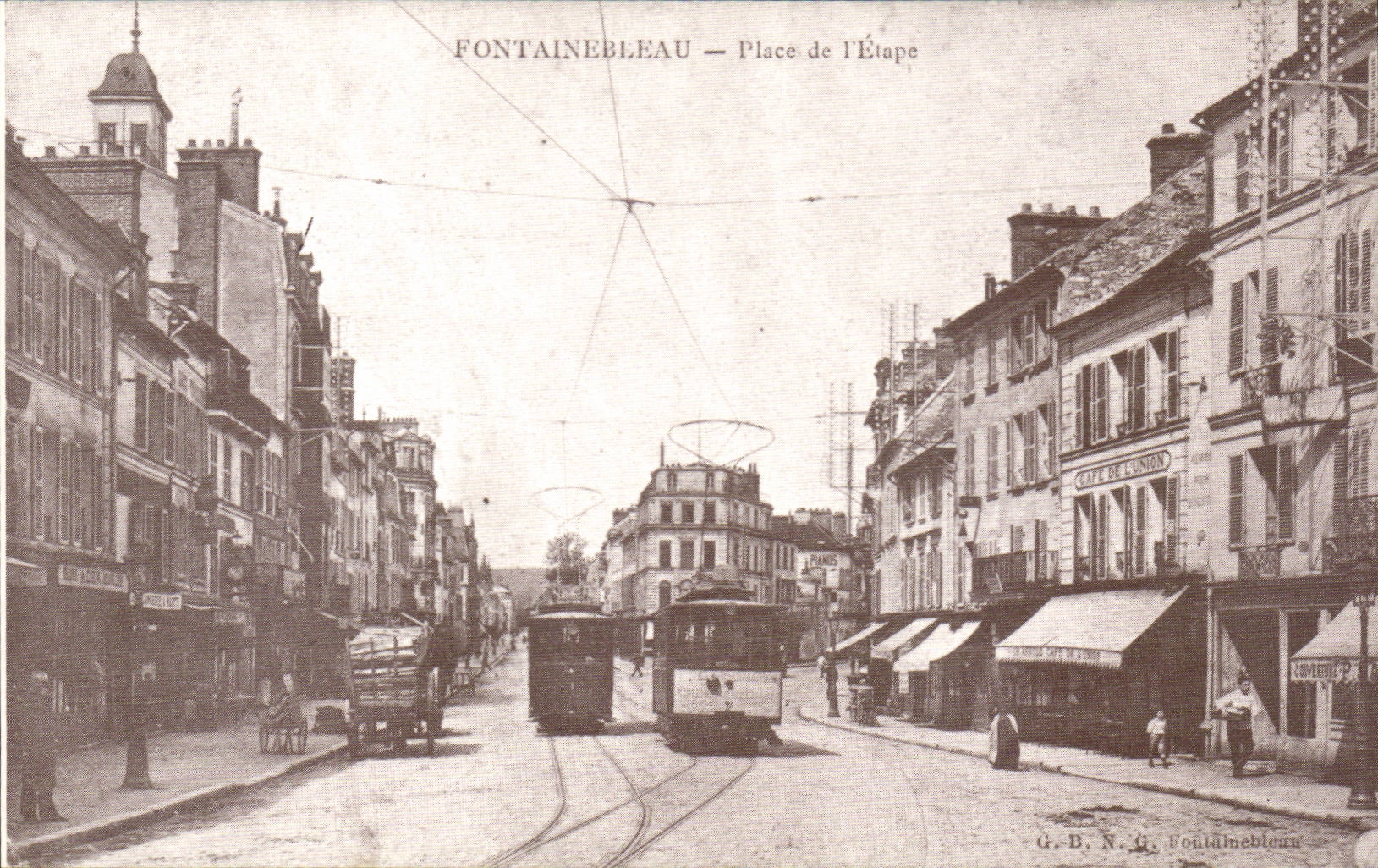 REPRODUCTION Fontainebleau Place de l'eglise