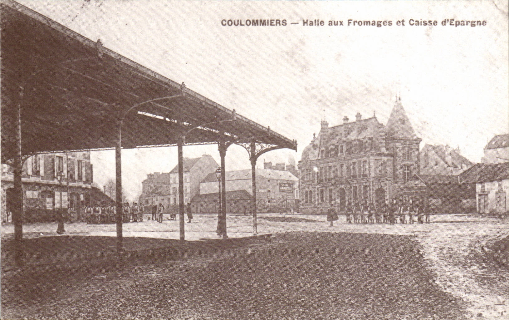 REPRODUCTION Coulommiers Halle aux fromages et caisse d'epargne