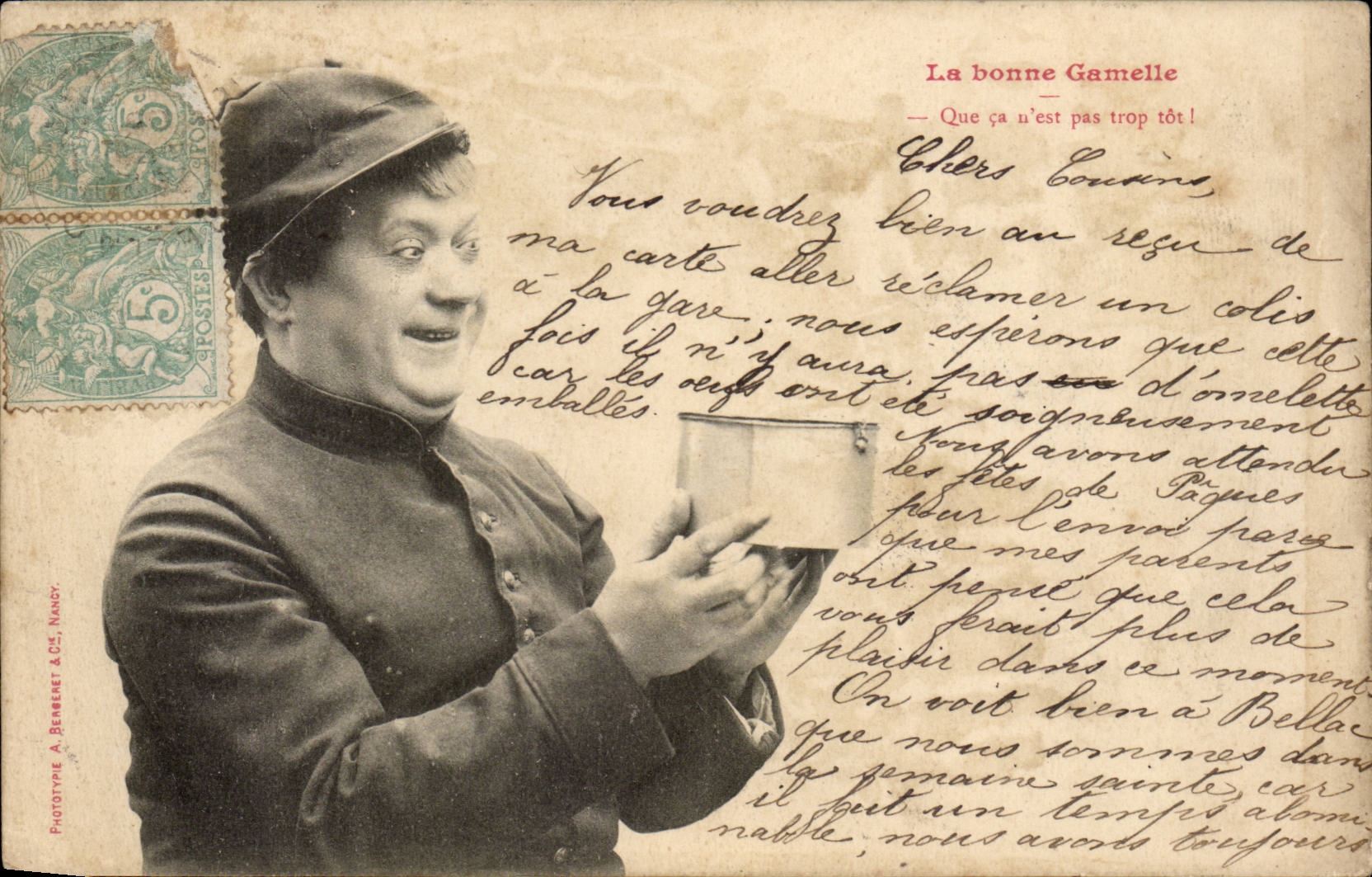 La bonne Gamelle — Soldat souriant tenant une gamelle — Phototype A. Berberet & Cie, NANCY