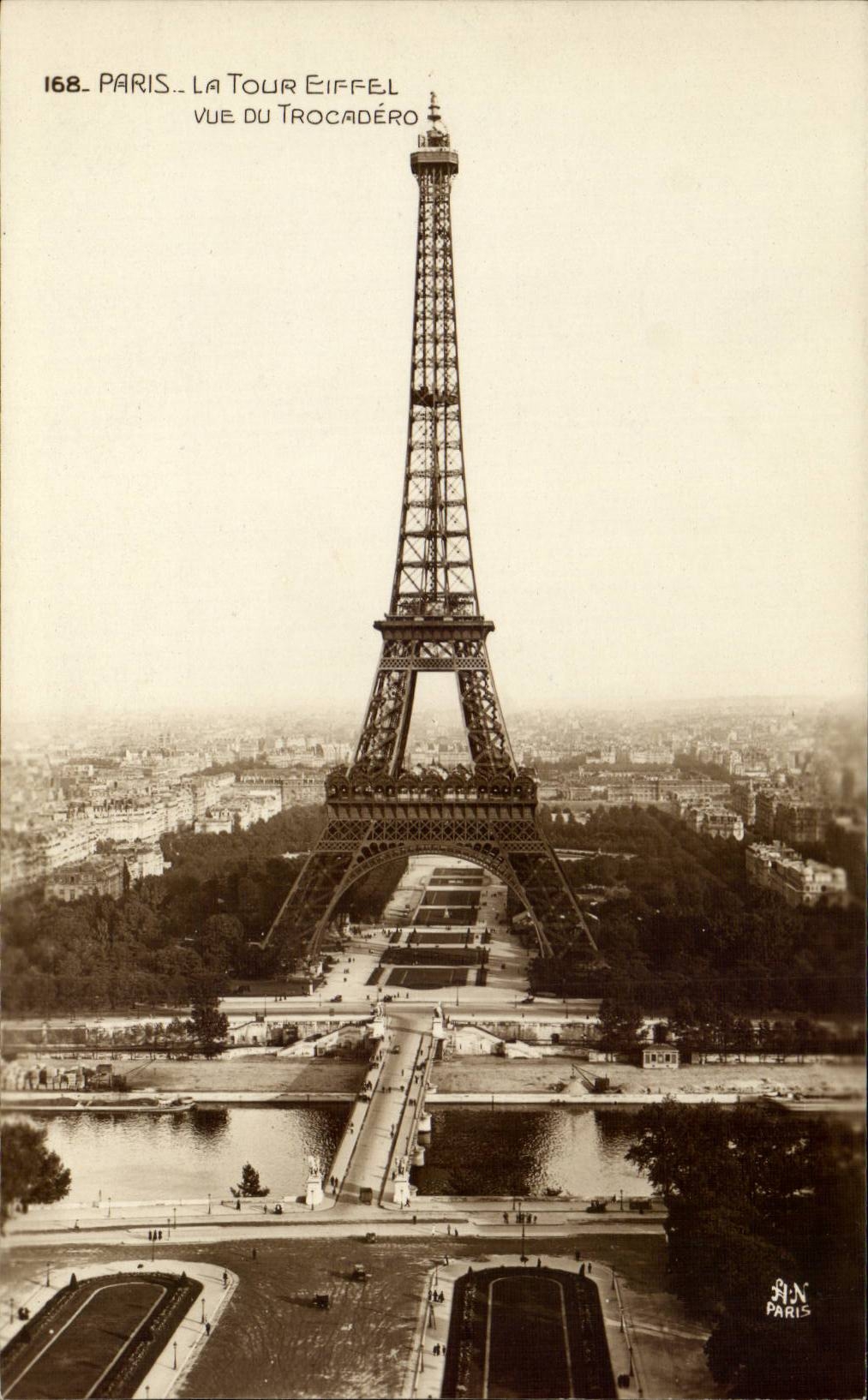Paris CPA Tour Eiffel vue du Trocadero