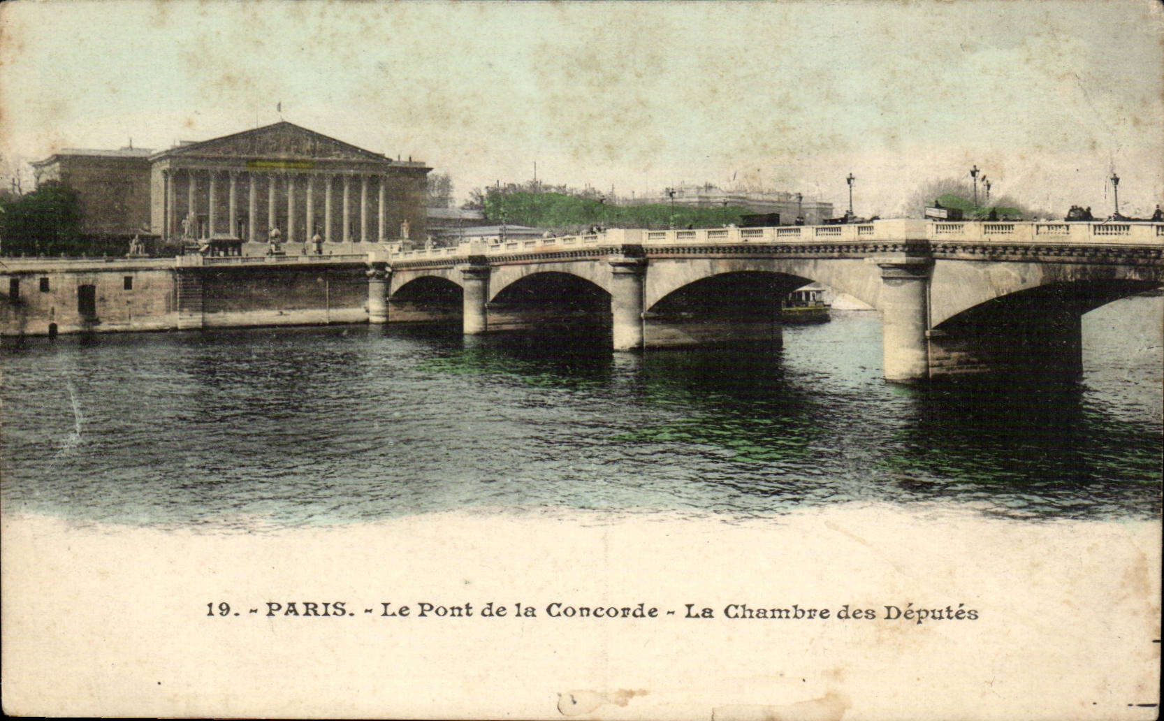 Paris CPA Le pont de la Concorde La chambre des deputes (Tour Eiffel)