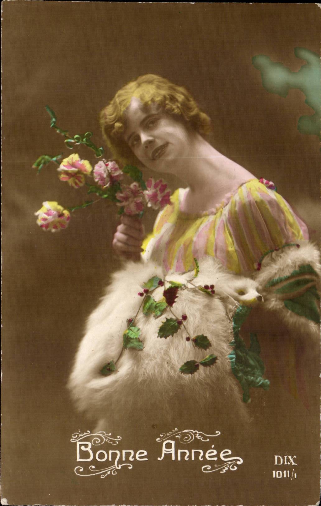 Femme en robe rayée tenant un bouquet — Bonne Année — DIX 1011/1