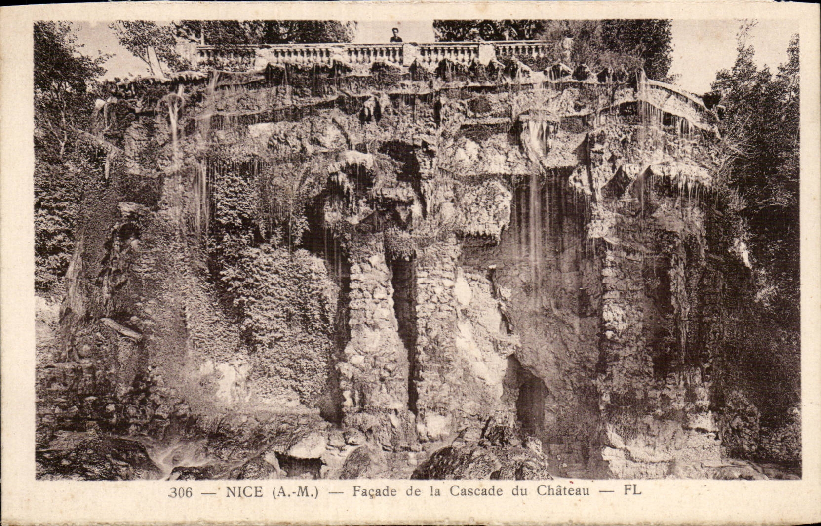Nice CPA Facade de la cascade du chateau 
