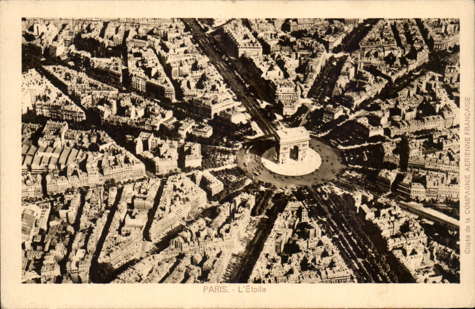 Paris CPA Arc de Triomphe de l'Etoile Vue aerienne