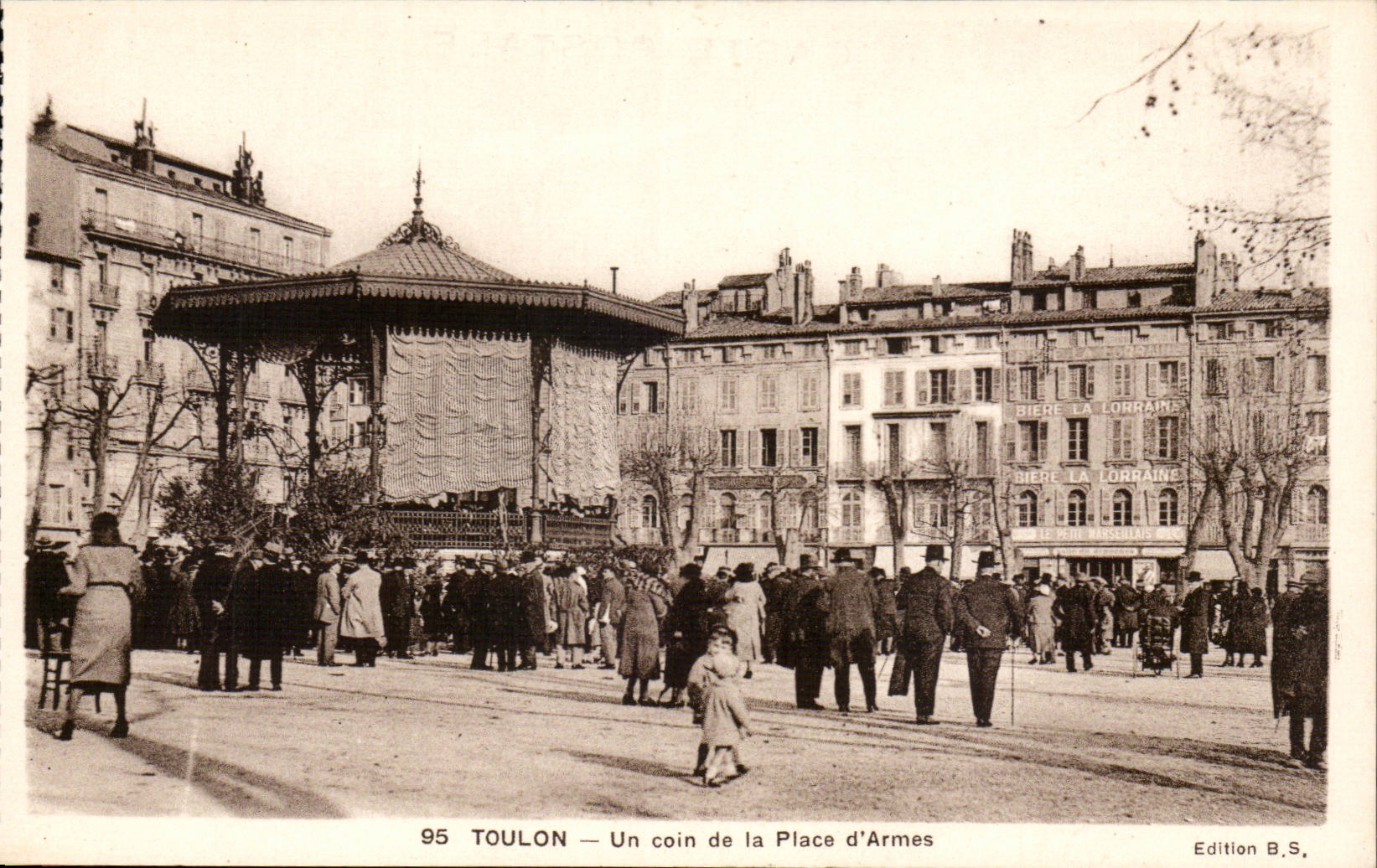 Toulon - Un Coin de la Place d'Armes - CPA 