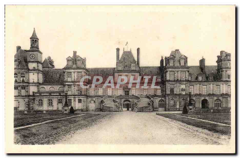 Château de Fontainebleau — vue d'ensemble — Édition des Musées Nationaux