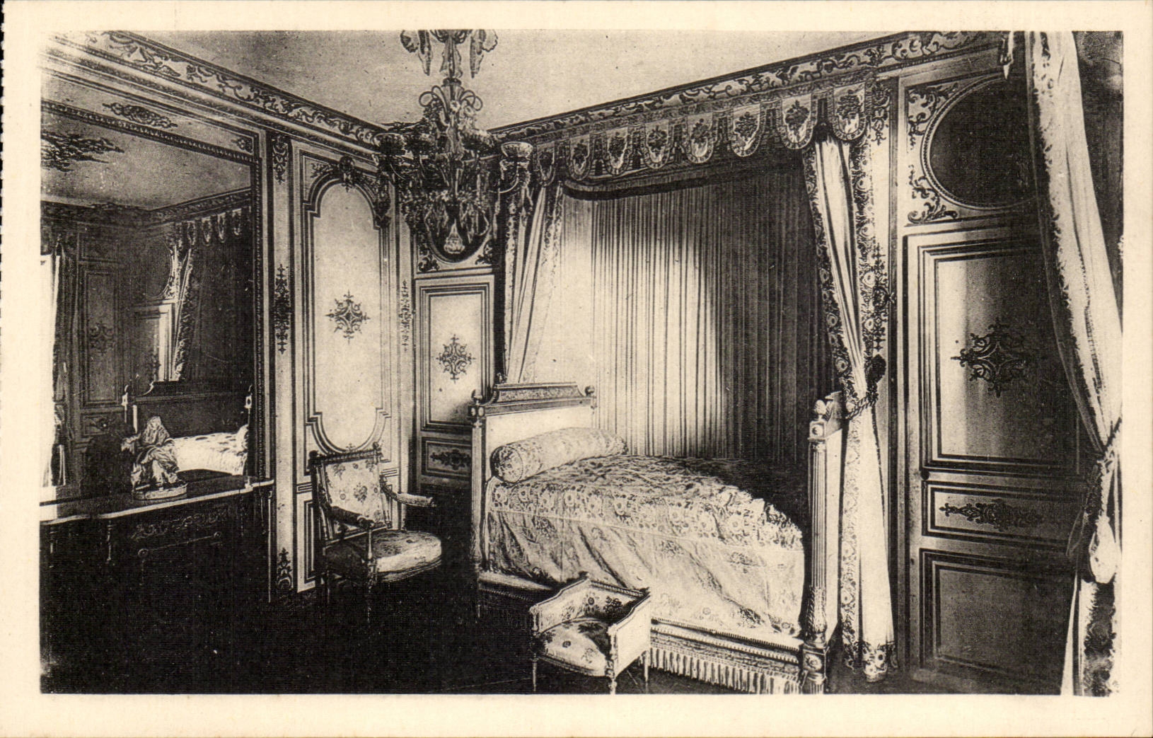 Habitación de la Señora de Maintenon — Castillo de Fontainebleau — Edición de los Museos Nacionales