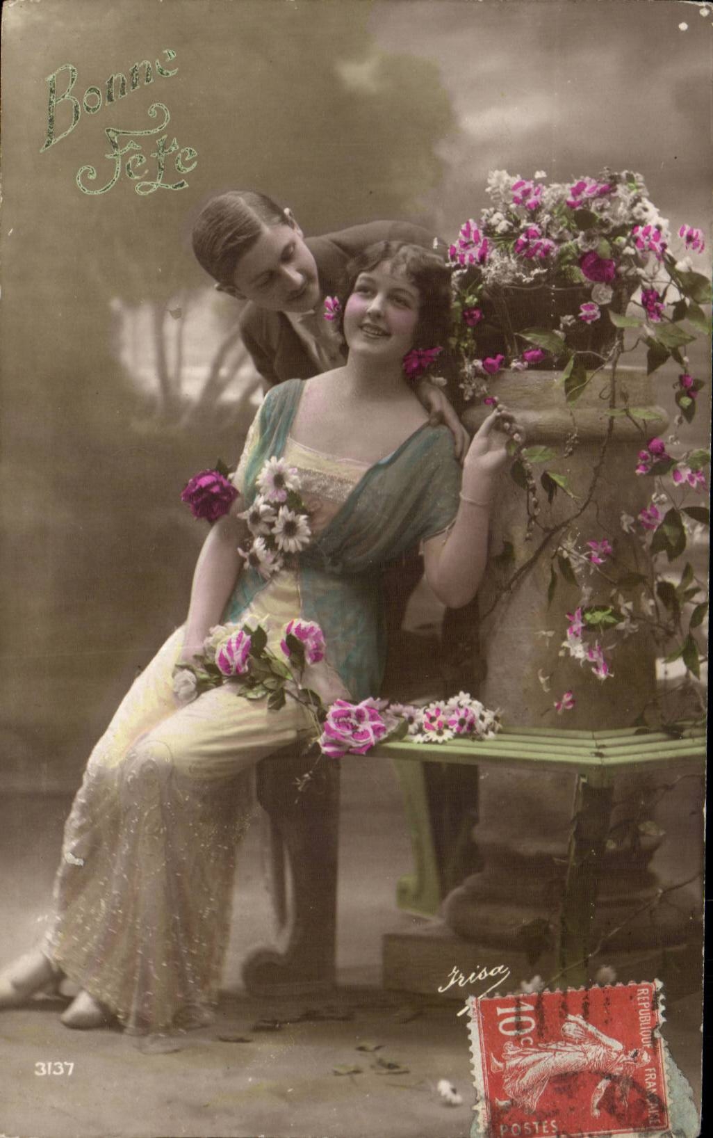 Fantaisie - Couple surrounded by beautiful flowers - CPA 