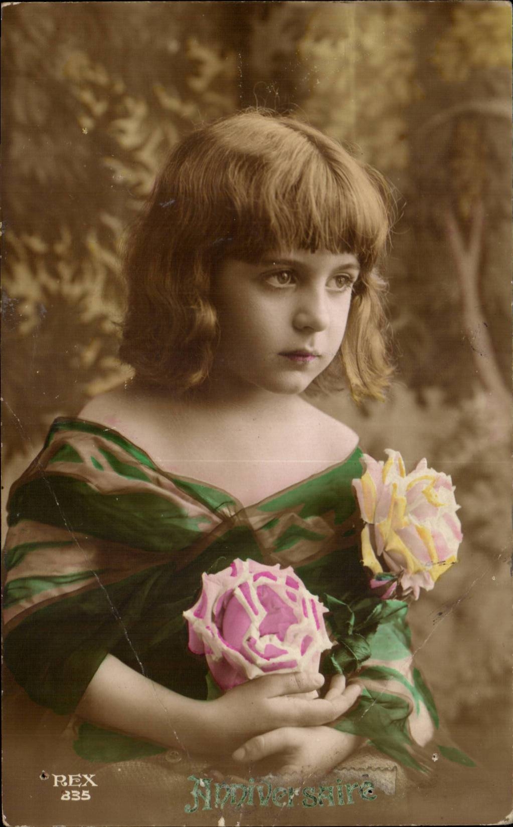 Fantaisie - Enfant - Mysterious little girl with roses - CPA 