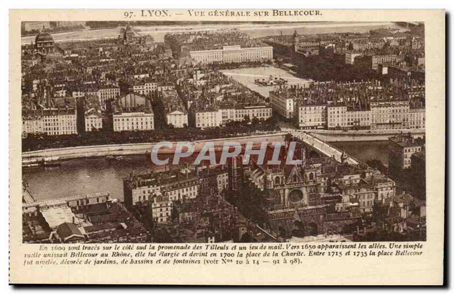 Lyon - Vue Generale sur Bellecour - CPA 