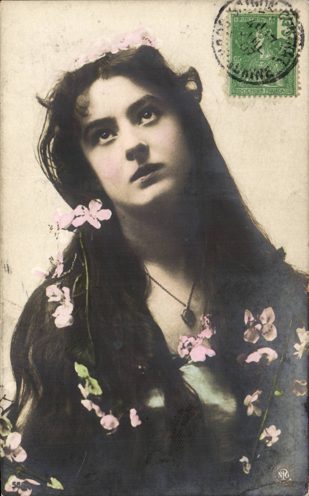 Fantaisie- Femme - Beautiful Woman with upwards gaze - CPA 