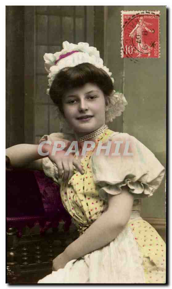 Fantaisie - Enfants - Little Girl with Pearl Chocker - CPA 