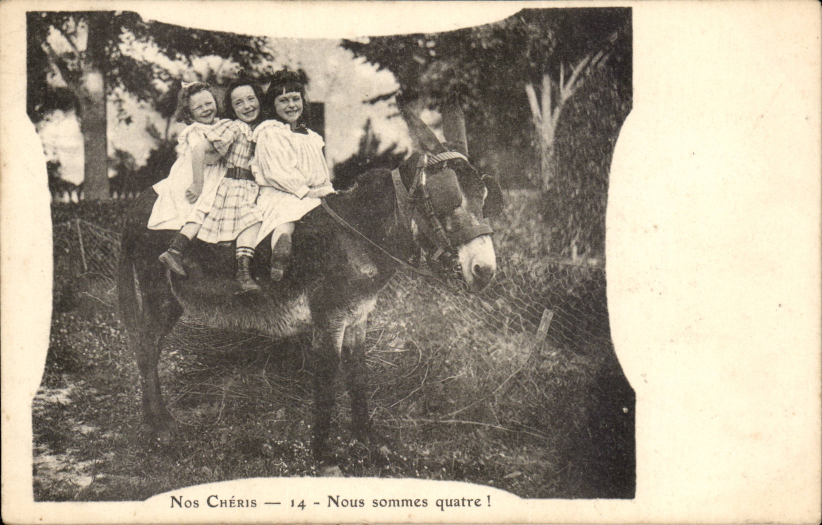 Trois enfants sur un âne — Nos Chérîs — 14 — Nous sommes quatre !
