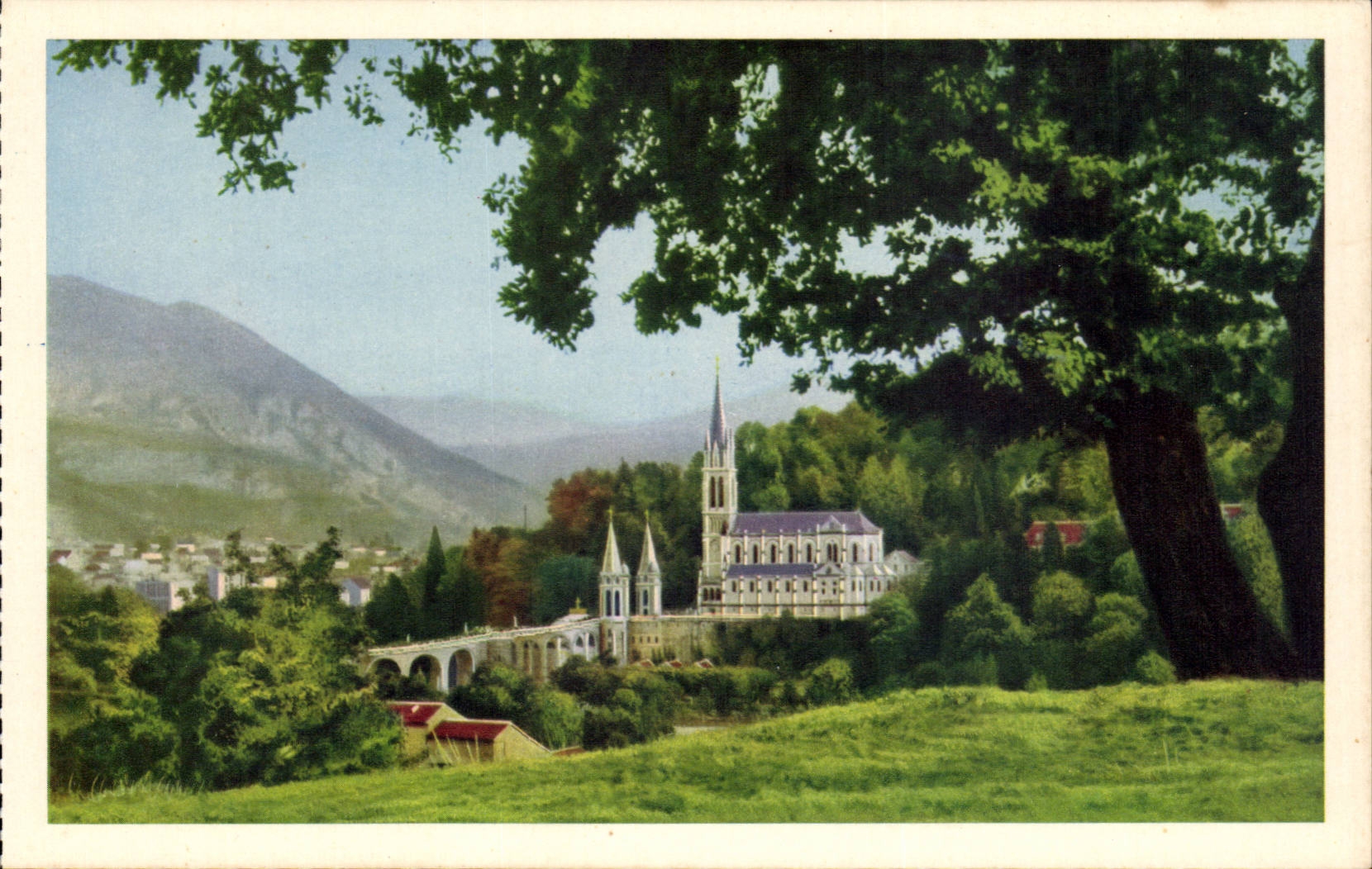Lourdes - La Basilique - Pic du Jer - CPA 
