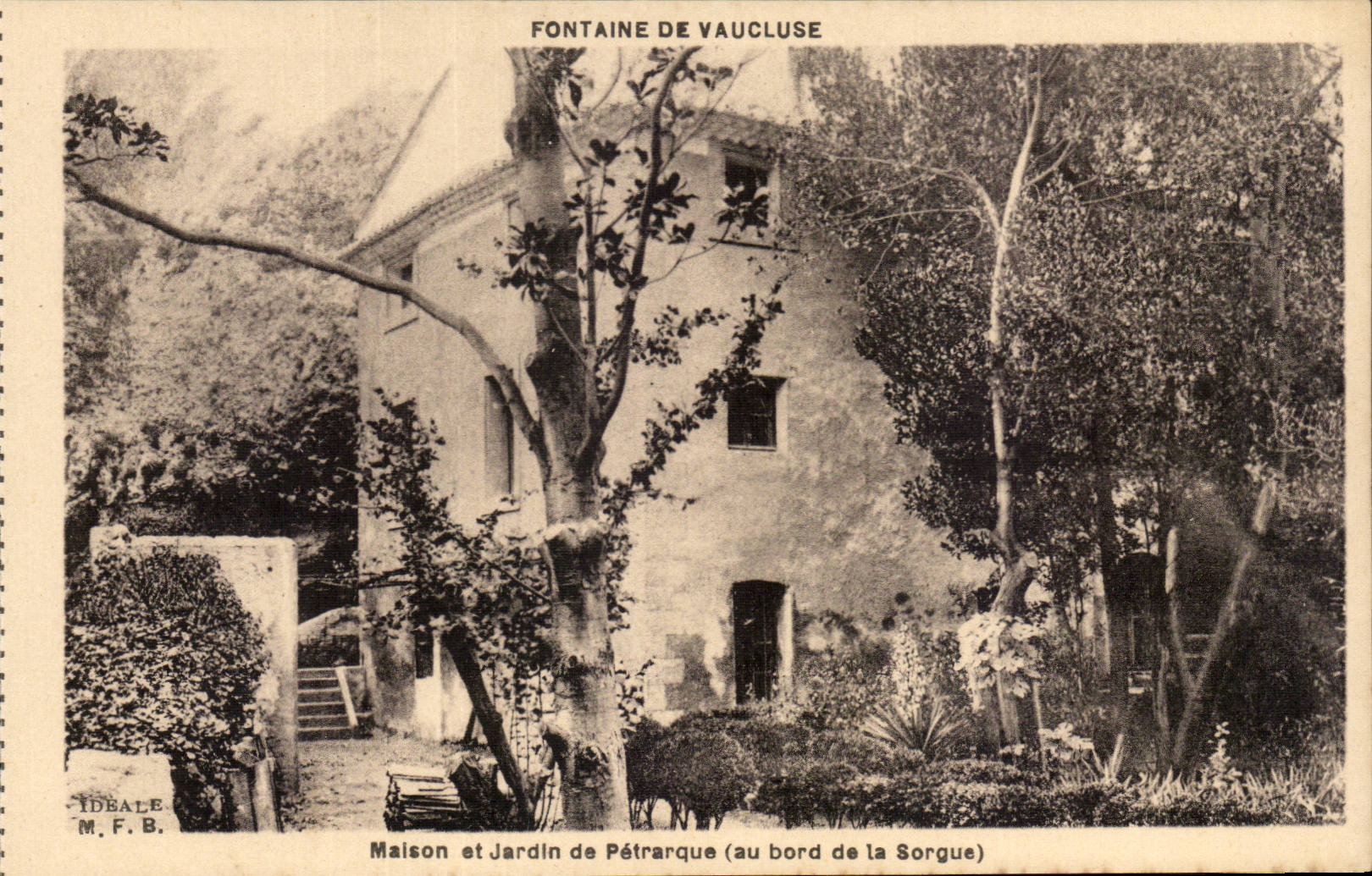 Fontaine de Vaucluse - Maison et Jardin de Petrarque - au bords de la Sorgue - CPA 