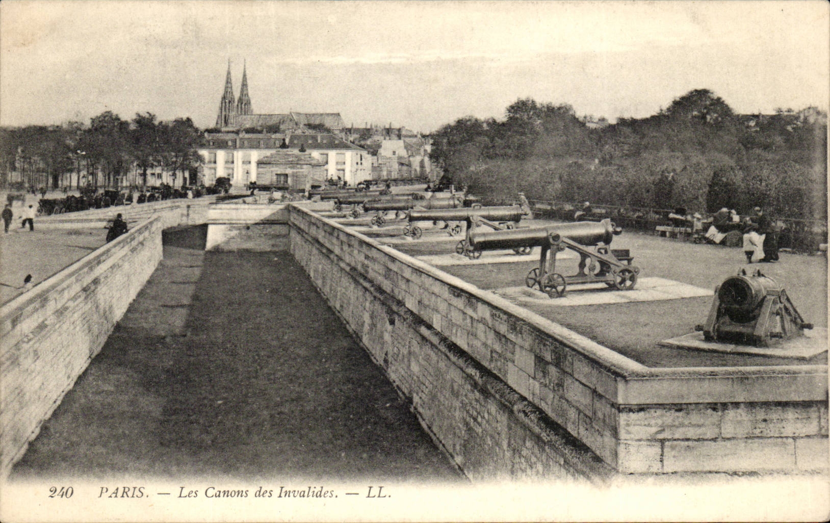 Paris - 7 - Les Canons des Invalides - CPA 