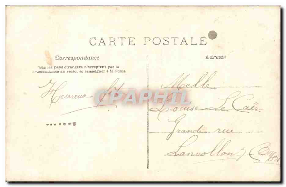Mujer en vestido de encaje — Santa Louise — editor 'Bonne Télé' n°25 — Reverso