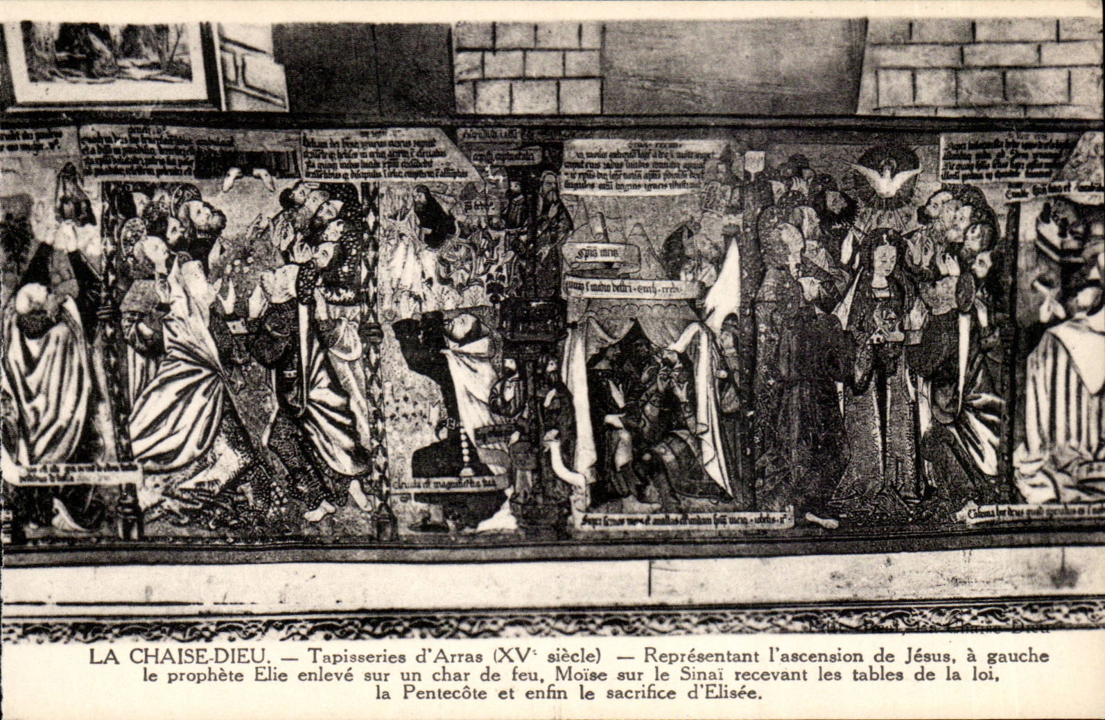 La Chaise-Dieu — Tapisseries d'Arras (XVe siècle) — Représentant l'ascension de Jésus, à gauche le prophète Élie enlevé sur un char de feu, Moïse sur le Sinaï recevant les tables de la loi, enfin le sacrifice d'Élisée.
