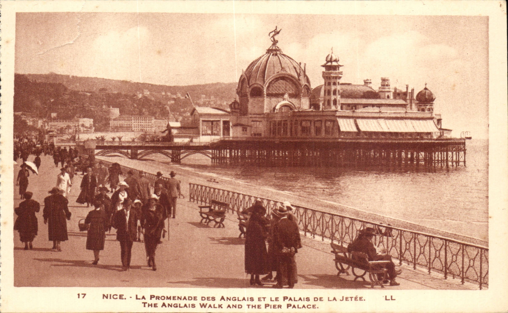 CPA Nice La promenade des anglais et le palais de la jetee 