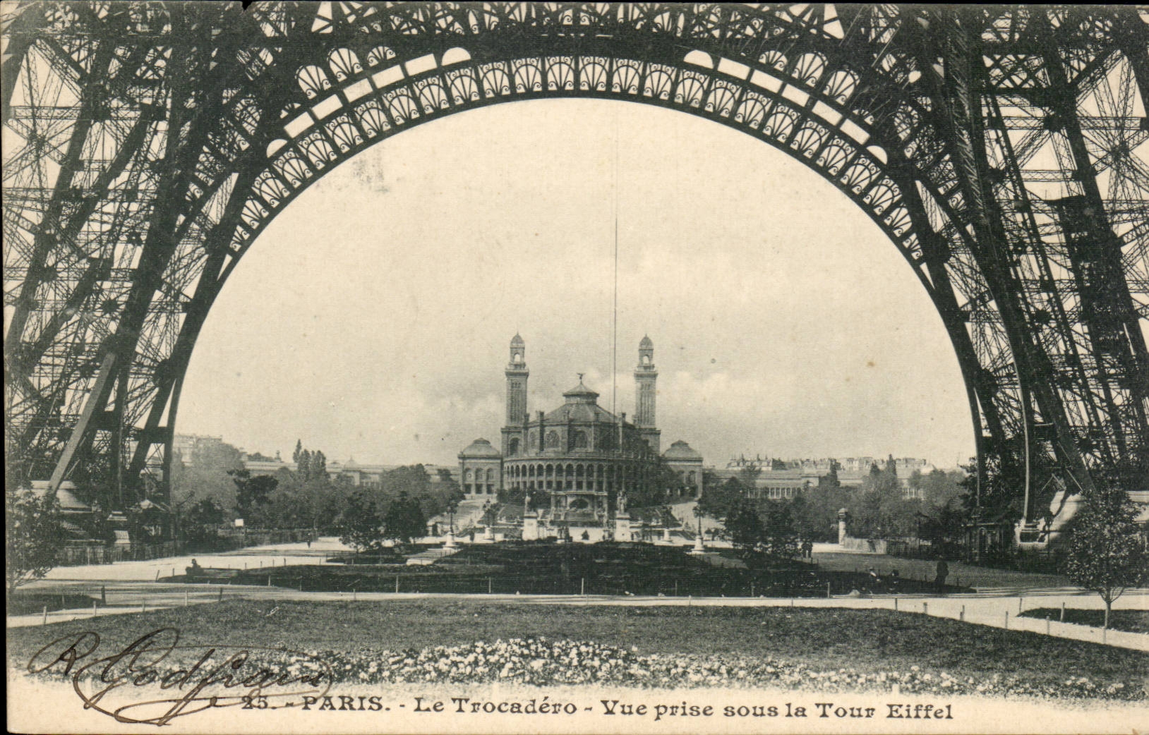 Paris CPA Trocadero Vue prise sous la Tour Eiffel