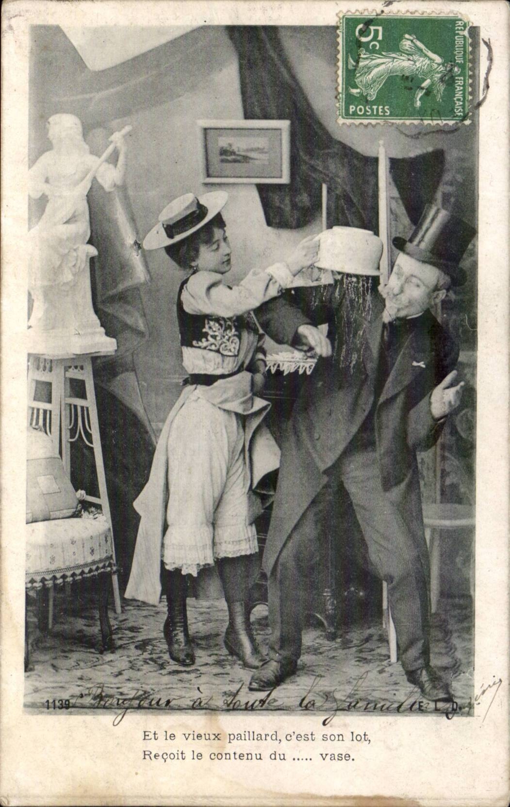CPA Fantaisie Femme Et le vieux pailalrd