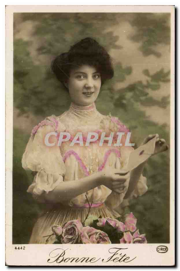 Femme en robe à volants tenant une carte — Bonne Fête — Circe, n° 4442