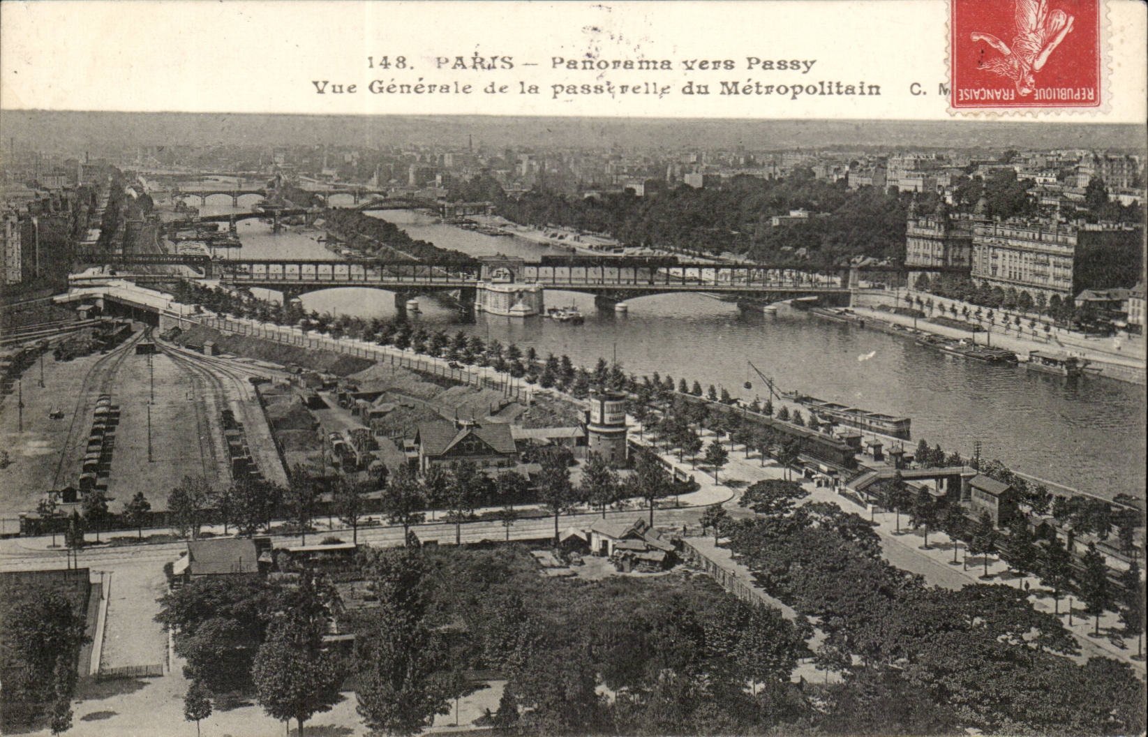 Paris CPA Panorama vers Passy Vue generale de la passerelle du Metropolitain