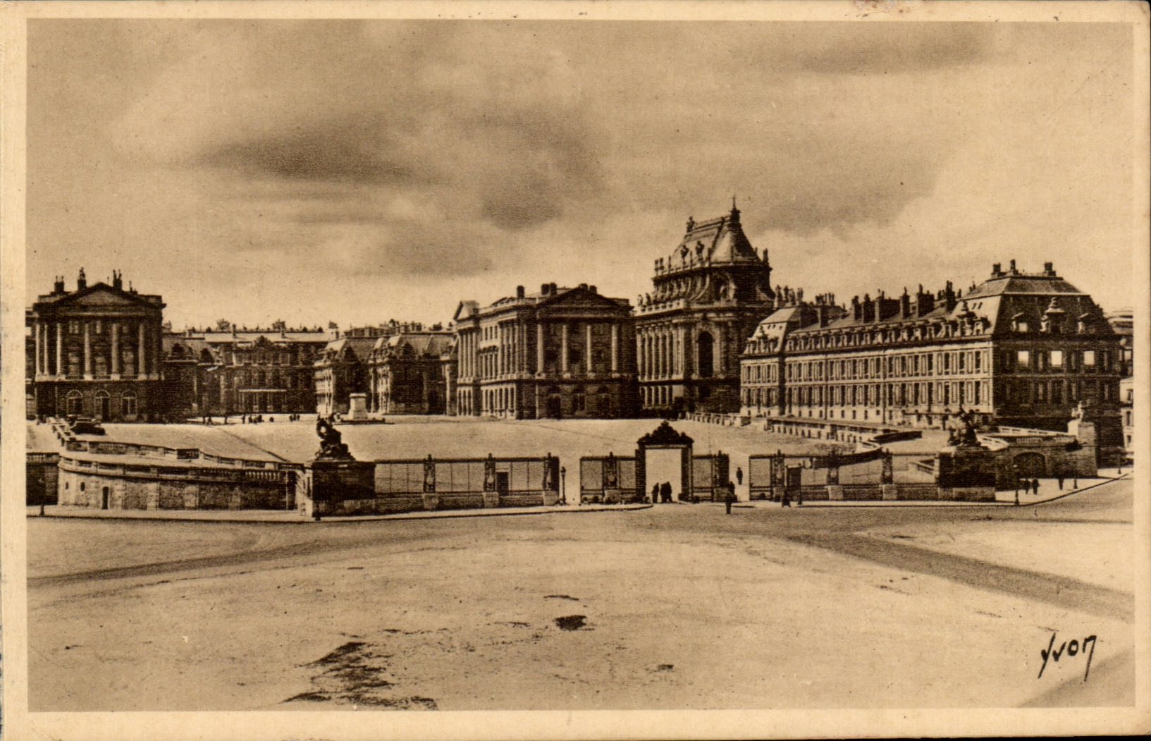 Versailles CPA Facade du palais