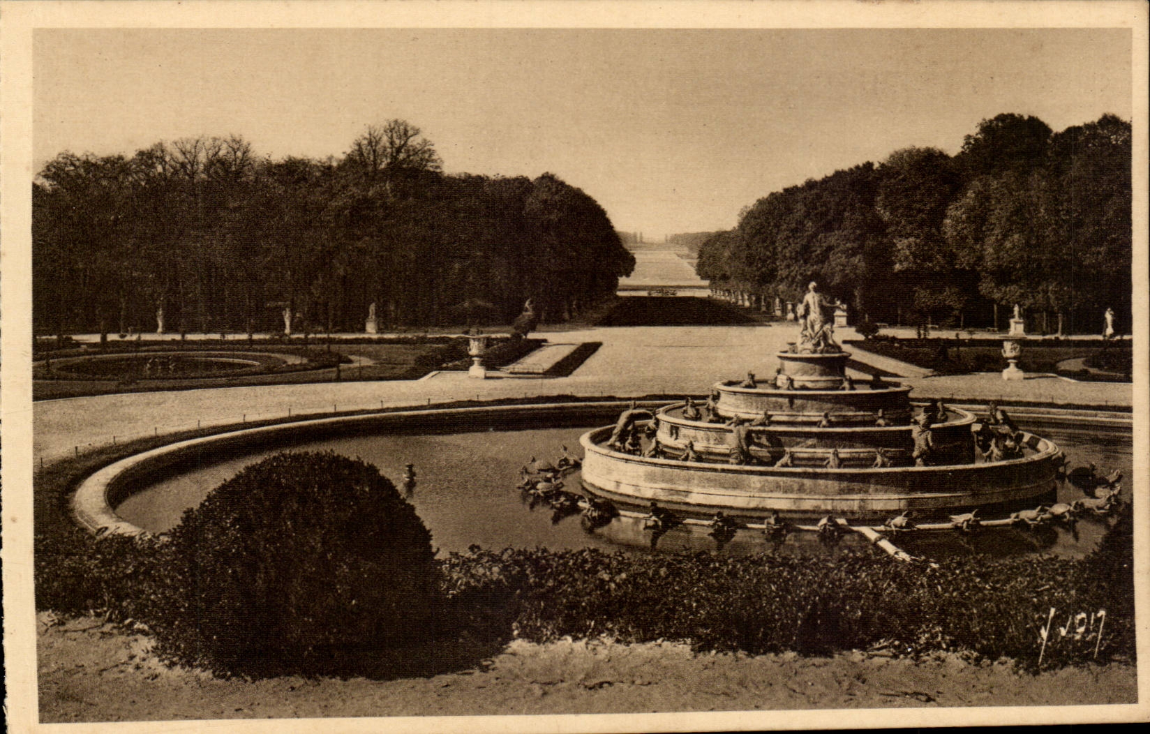 Versailles CPA Perspective du bassin de Latone et allee royale