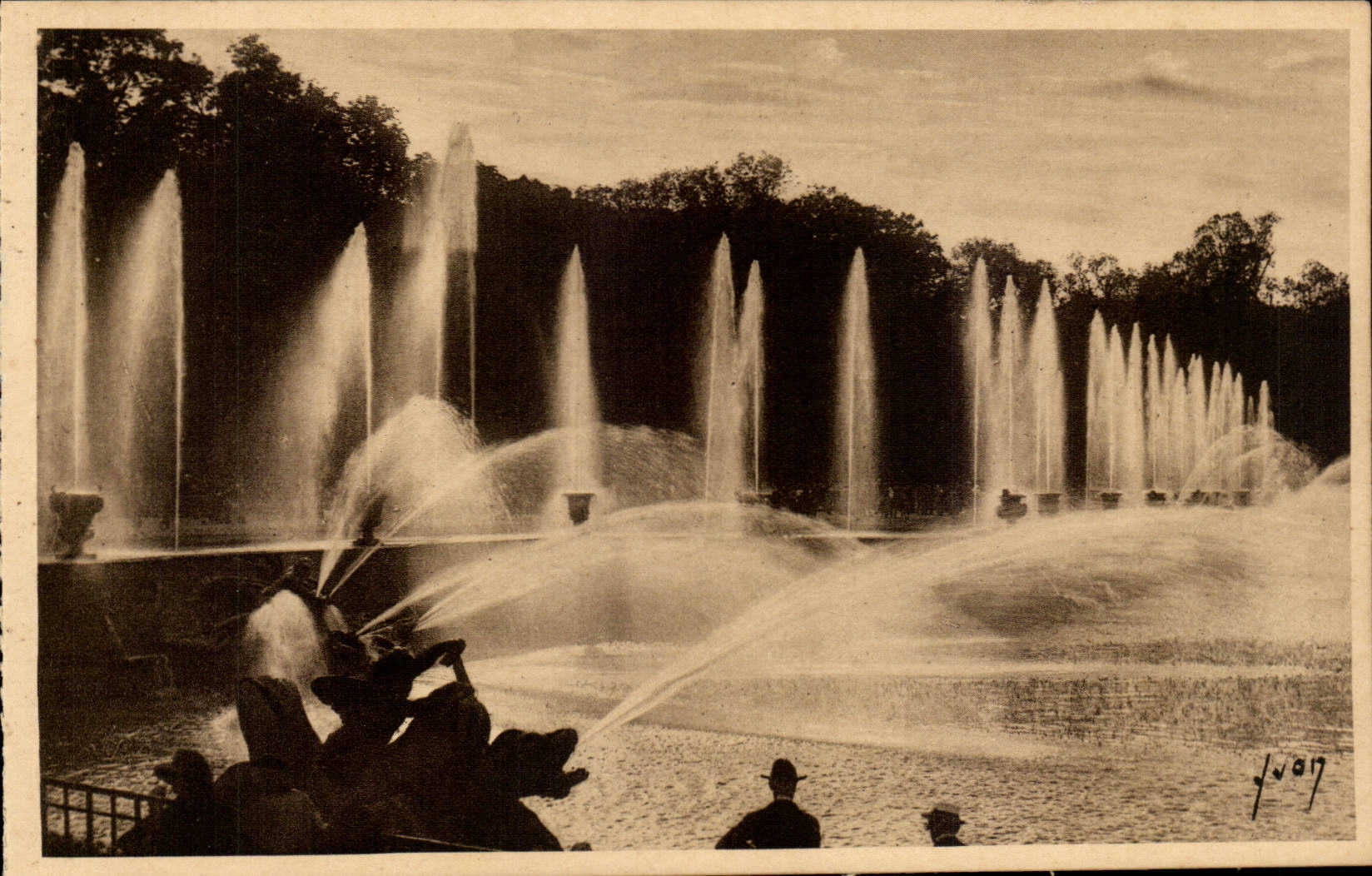 Versailles CPA Les grandes eaux au bassin de Neptune 