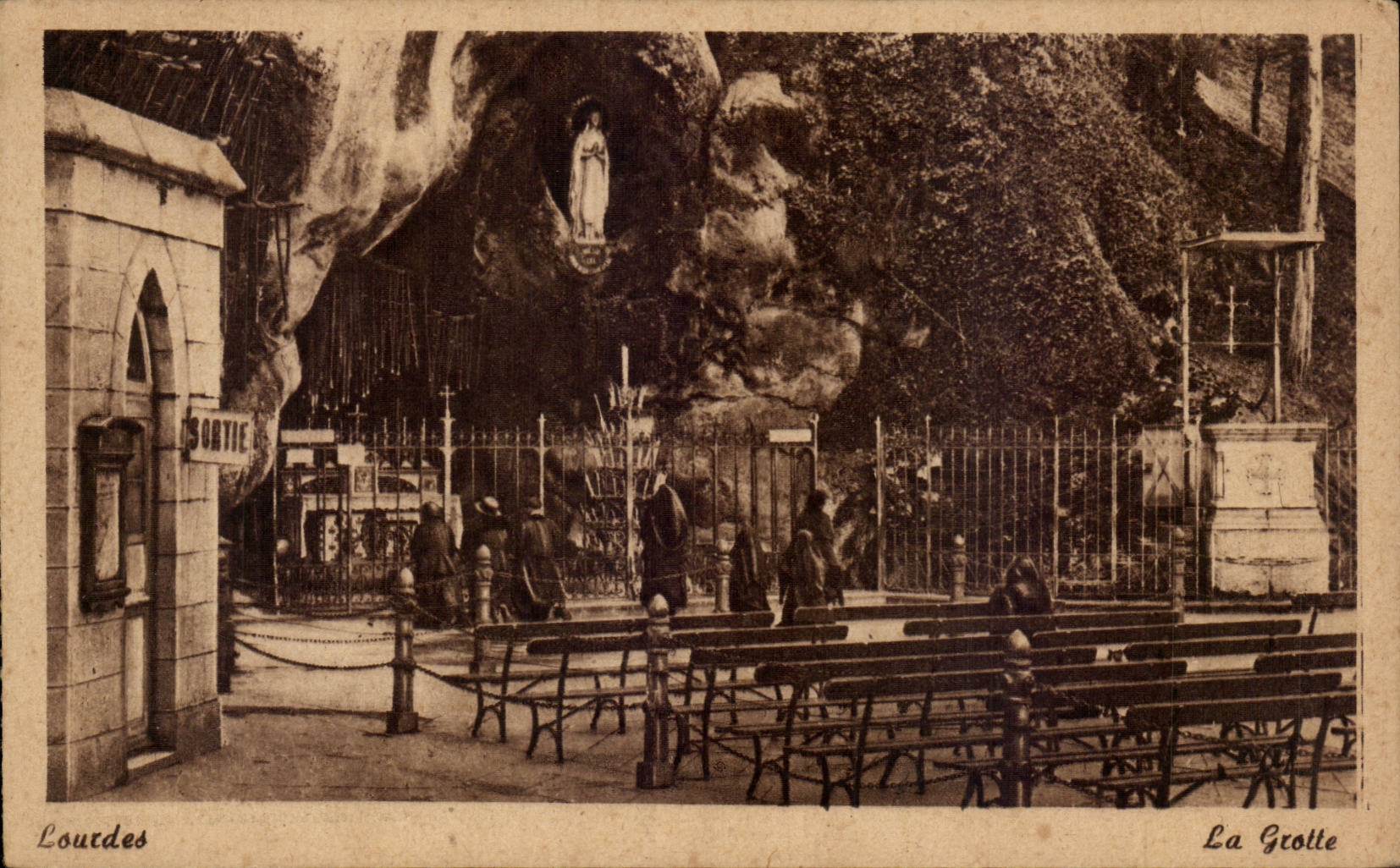 Lourdes CPA La grotte