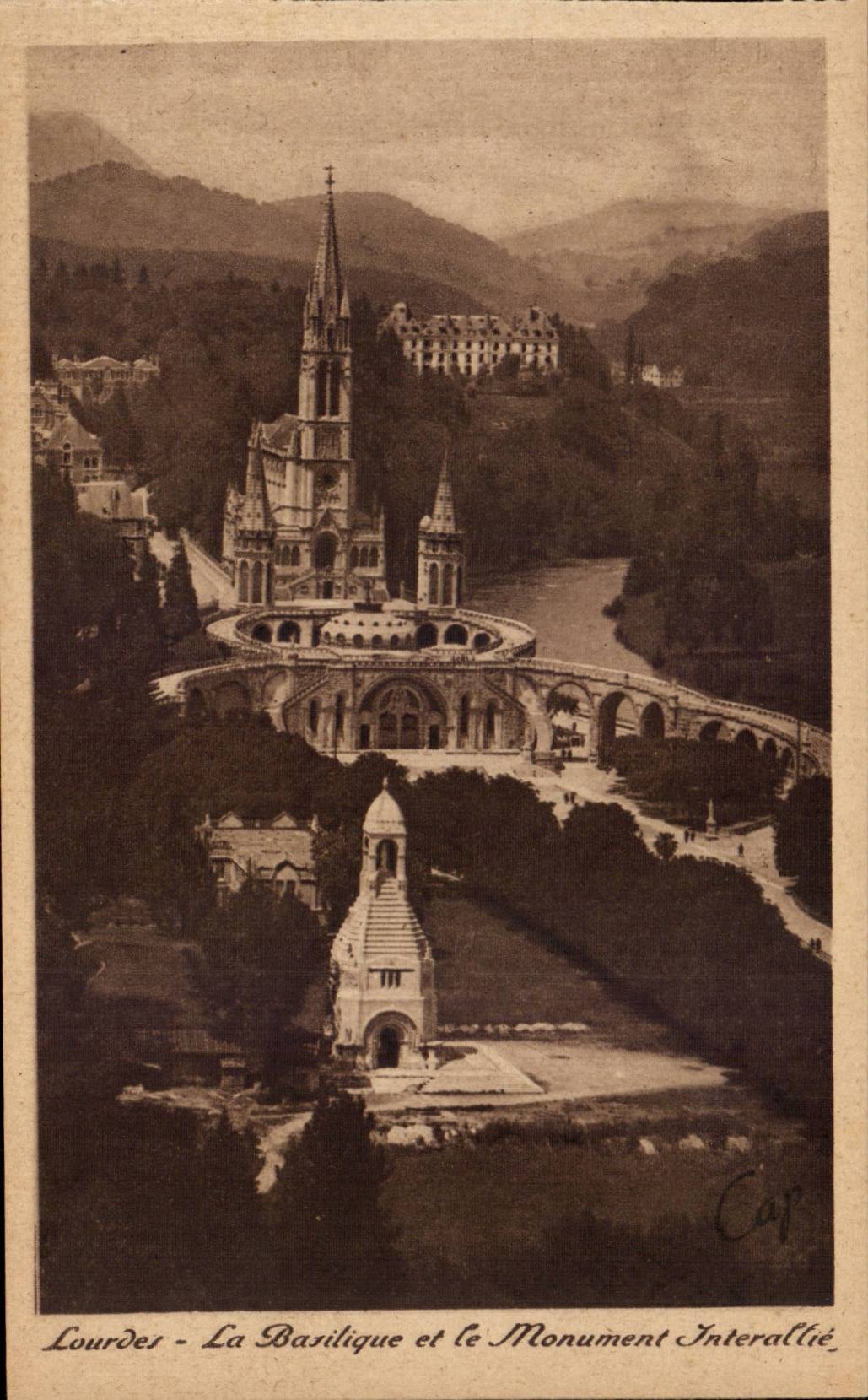 Lourdes CPA La basilique et le monument interallie