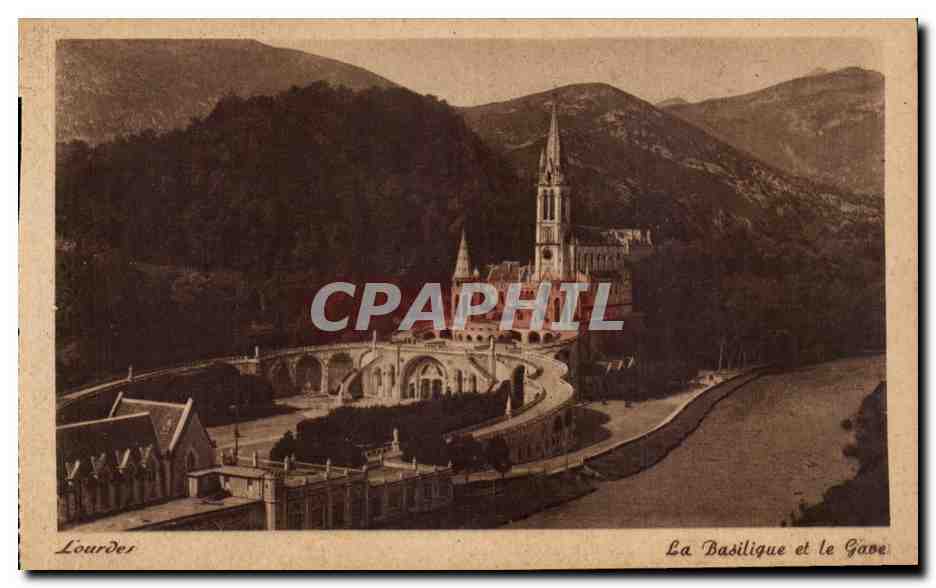 Lourdes CPA La basilique et le Gave