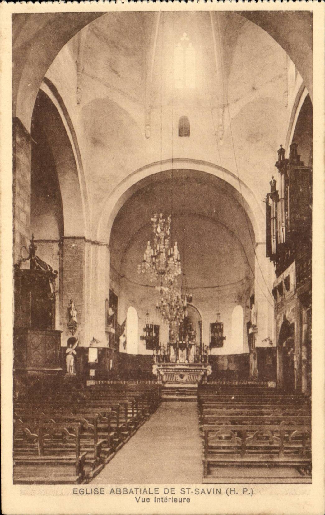 St Savin CPA L'eglise abbatiale Vue interieure