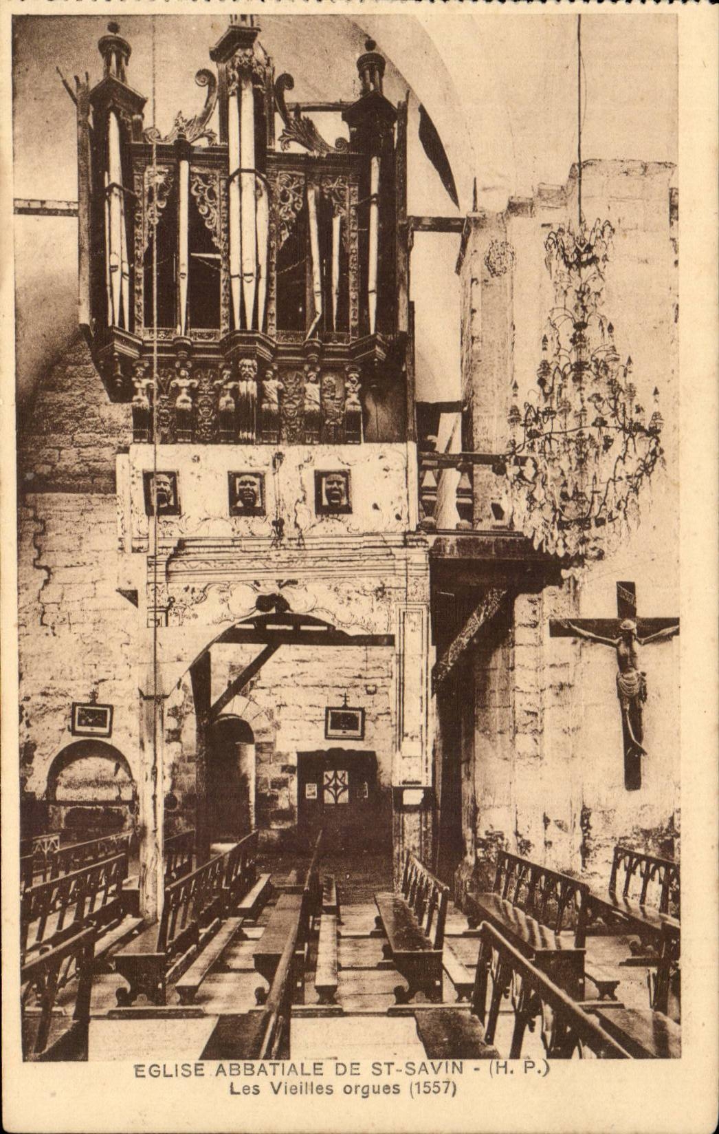 St Savin CPA Les vieilles orgues (1557)