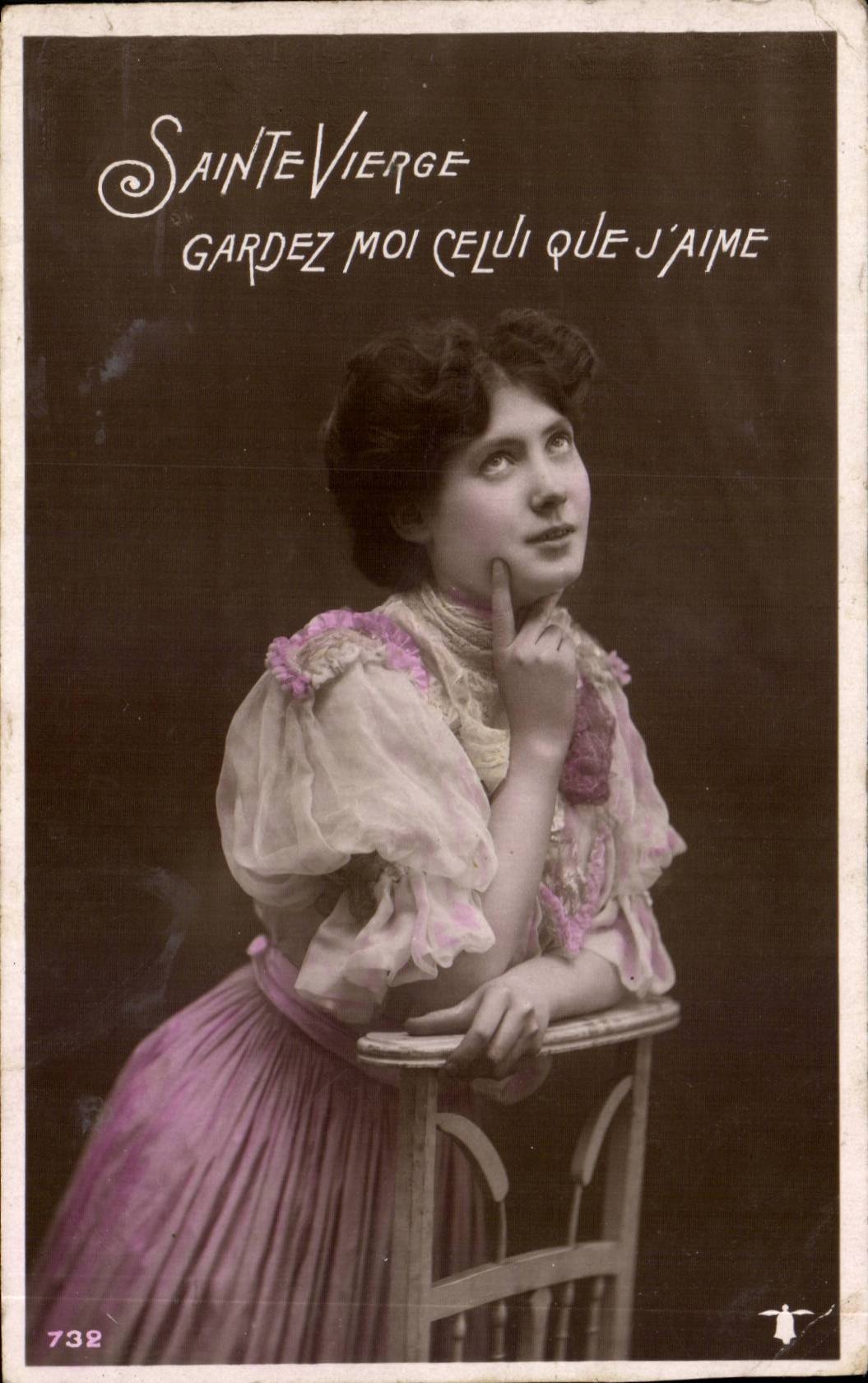 Jeune femme en robe rose — demande de protection — éditeur Carte Postale Levelezolap, n°732